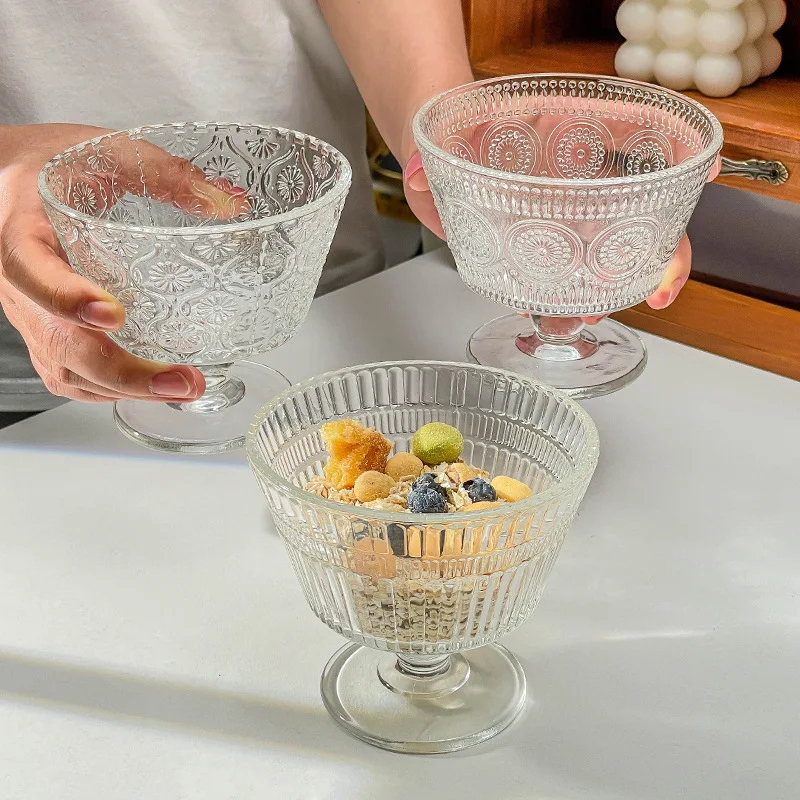 Kitchen Gadgets Vintage - Винтажная рельефная стеклянная чашка с цветком,